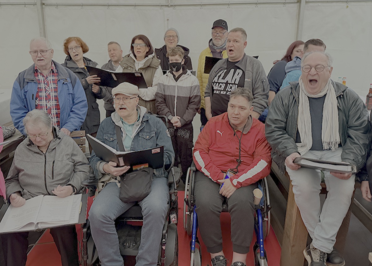 Bürgerstifung Osnabrück lud ein: „Gut essen im Abseits“ am Büdchen am Westerberg Der Chor hat auch gesungen bei „Gut essen im Abseits“ am Büdchen am Westerberg