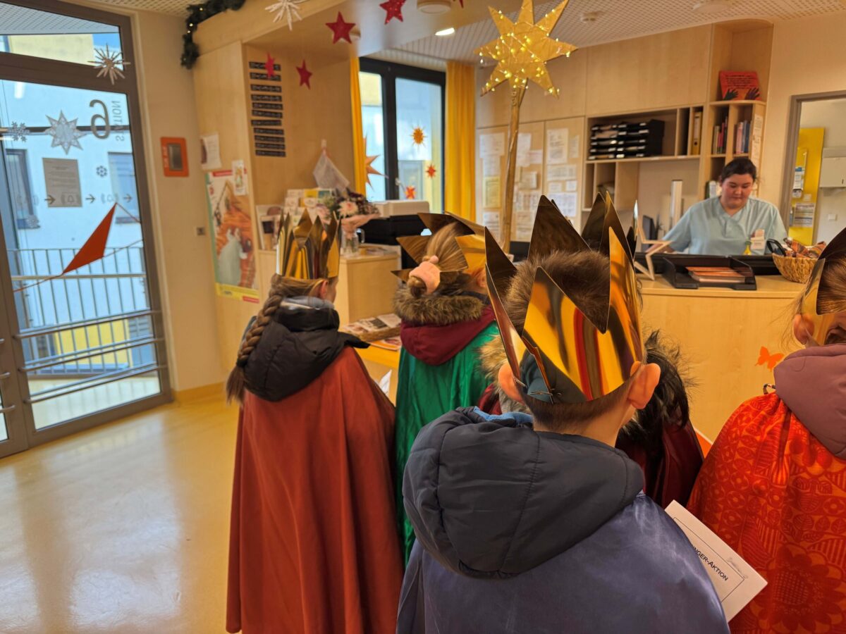 Sternsinger im CKO. / Foto: Nadja Holtmann, Drei-Religionen Schule