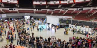 Insgesamt 130 Teams aus ganz Deutschland zeigen am vergangenen Wochenende in der Westfalenhalle in Dortmund ihre Roboter. / Foto: SFZ Osnabrück