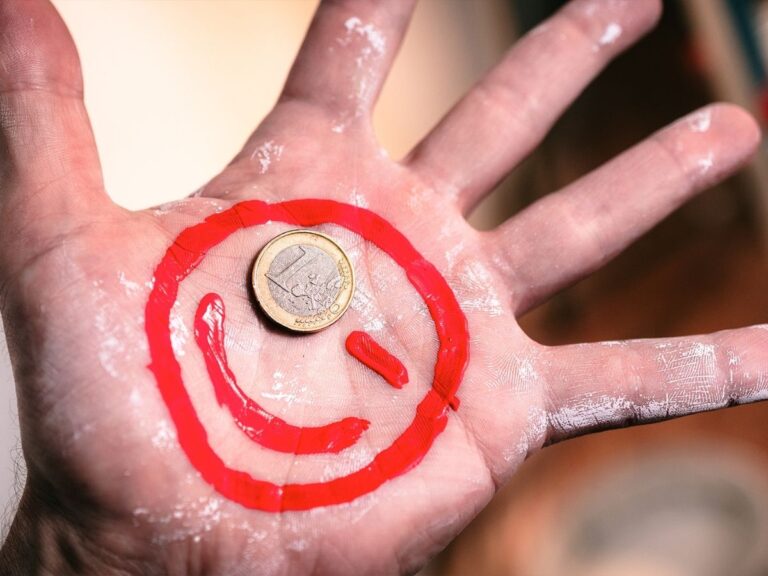 Der „Euro-Smiley“: Maler in Osnabrück verdienen mehr Geld. / Foto: Florian Göricke (IG BAU)