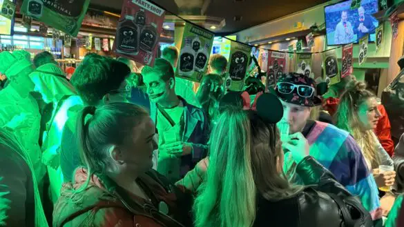 Nach dem Karnevalsumzug wird in den Kneipen der Osnabrücker Altstadt weitergefeiert / Foto: Christian Schäfer