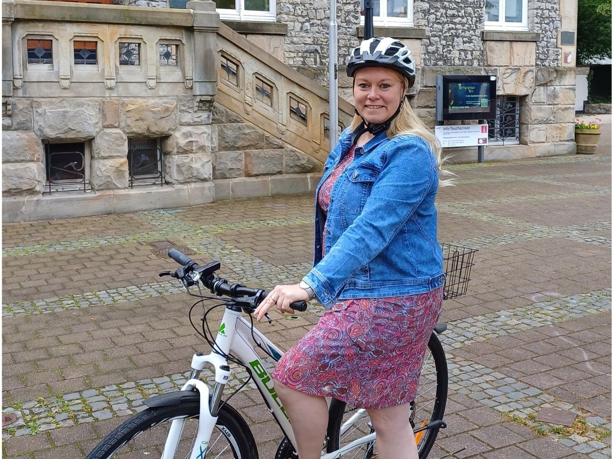 Bürgermeisterin Jutta Dettmann ruft zur Teilnahme am STADTRADELN 2025 auf. / Foto: Stadt Melle
