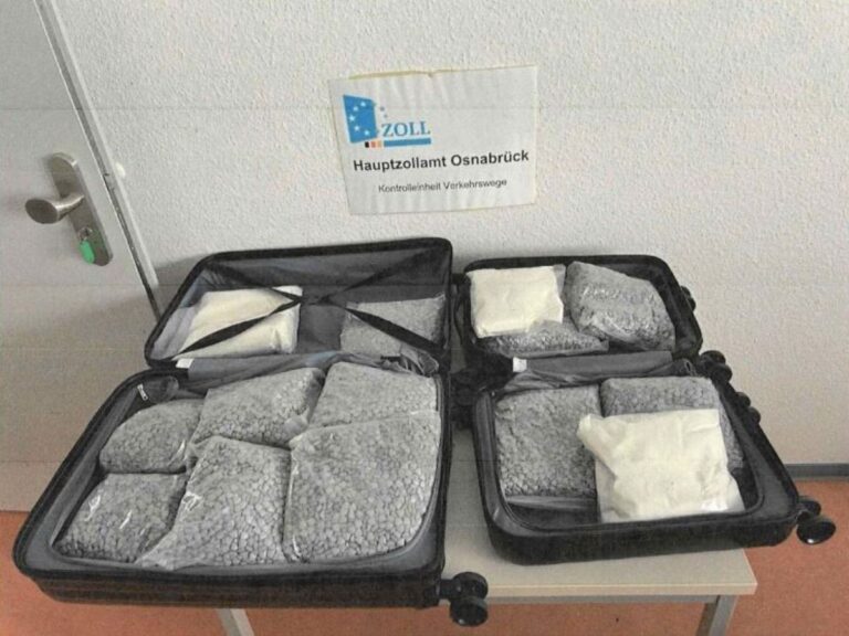 35 Kilogramm Ecstasy und Ketamin in Koffern gefunden. / Foto: Hauptzollamt Osnabrück