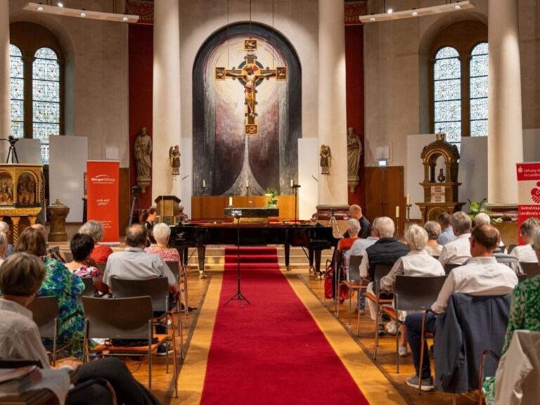 Die Kirche St. Petrus ad vincula in Gesmold bildet den Schauplatz der diesjährigen Veranstaltungen des Musikfestes Melle. / Foto: Sebastian Hummel