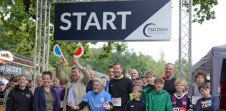 Start Fun-Lauf: (v.l.n.r.) Gaben beim Fun-Lauf gemeinsam das Startsignal: Laura Riedel (TSO DATA), Ekaterina Menke (AOK Niedersachsen), Uwe Görtemöller (Bürgermeister der Stadt Osnabrück), John McGurk (S4acw) und Philipp Bruelheide (Zoogeschäftsführer). / Foto: Anna Lena Probst (Zoo Osnabrück)