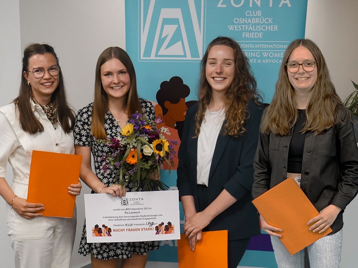 Die Preisträgerinnen: (v.l.) Viktoria von Wahlde, Lea Lienesch, Jana Krallmann und Nele Lünswilken. / Foto: ZC Westfälischer Friede