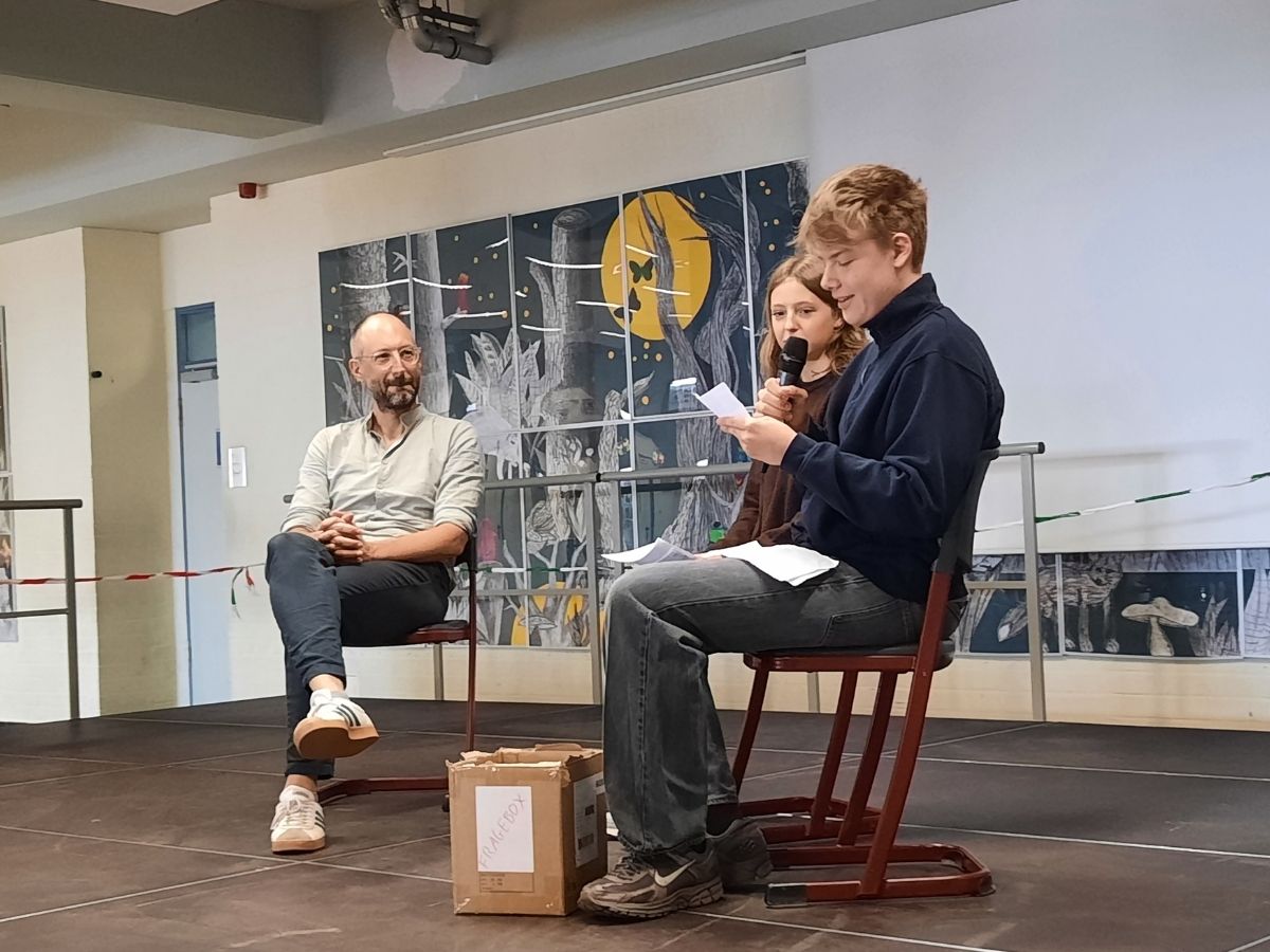 Im Fragenhagel: Professor De Juan von der Universität Osnabrück. / Foto: Marieke Timmermann