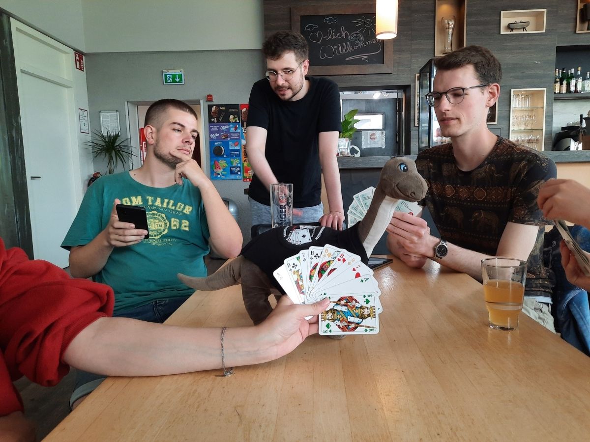 Skatverein „Asse und Luschen". / Foto: Marieke Timmermann