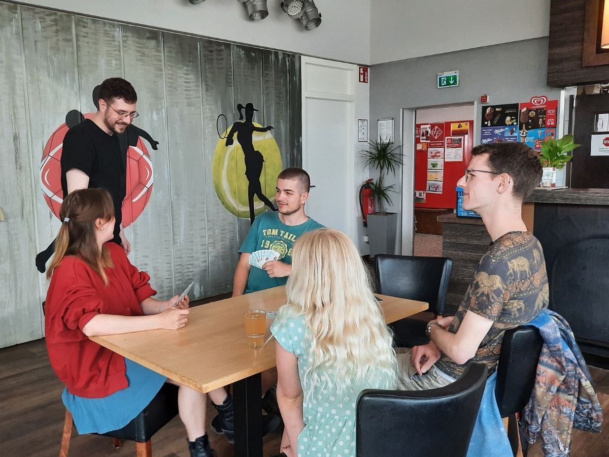 Junger Skatverein aus Osnabrück: „Asse und Luschen“ wollen Deutschlands Skatszene aufmischen Treff ist immer dienstags um 18:45 Uhr im OSC Sportlertreff. / Foto: Marieke Timmermann