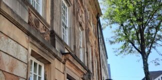 Wo ist die Hirschfigur von der Hirschapotheke?. / Foto: Marieke Timmermann