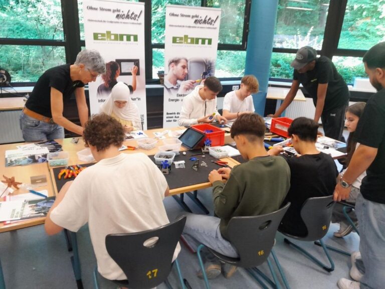 Praktische Berufsweltorientierung an der Bertha-von-Suttner-Oberschule. / Foto: Bertha-von-Suttner-Oberschule
