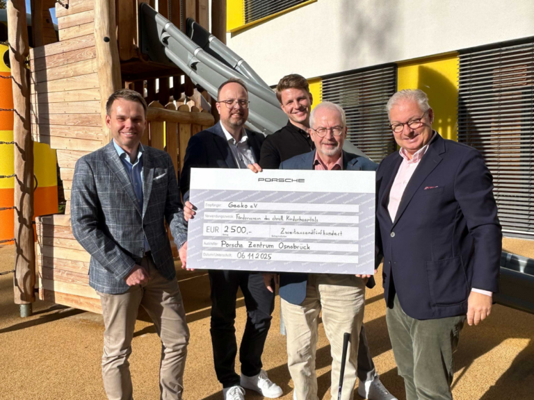Dennis Meyer (Porsche Zentrum Osnabrück), Michael Richter (CKO), Lukas Gras (Osnabrücker Golfclub), sowie Prof .Dr.med. Norbert Albers und Andreas Bernard von gecko e.V.