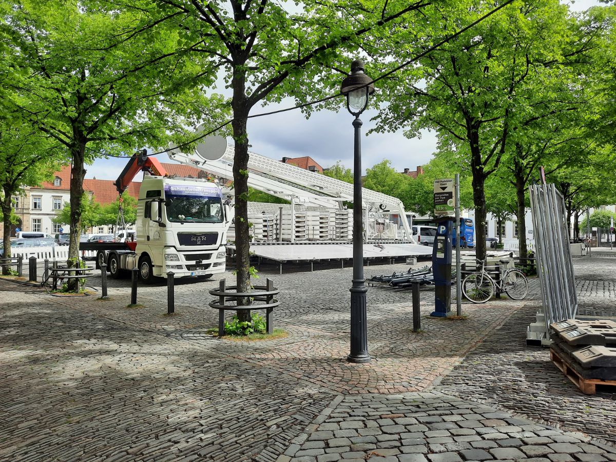 Aufbau der Maiwoche 2025 Aufbau der Maiwoche 2025