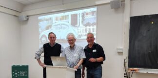 Der Linuxtreff Osnabrück bei ihrem Vortrag auf der Digitalen Woche. / Foto: Linuxtreff Osnabrück