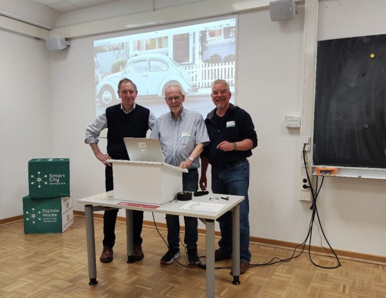 Der Linuxtreff Osnabrück bei ihrem Vortrag auf der Digitalen Woche. / Foto: Linuxtreff Osnabrück