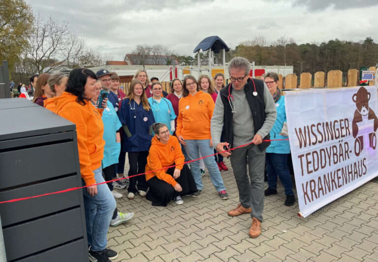 Eröffnung des Teddybär-Krankenhauses in Bissendorf (Ort)