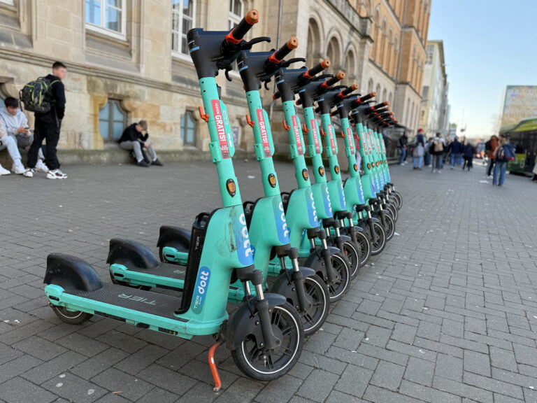 Dott-Roller vor dem Landgericht Osnabrück