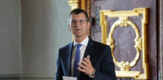 Polizeipräsident Friedo de Vries fordert weitere Anstrengungen, um Kindern vor sexualisierter Gewalt zu schützen: "Der Schutz von Kindern vor sexualisierter Gewalt und Ausbeutung ist eine der elementarsten Pflichten des Staates und unserer Gesellschaft", so der Präsident. Bild: Polizei Osnabrück