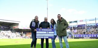 11.000 wurden beim Benefizspiel des BW Schinkel und des VfL Osnabrück gesammelt. / Foto: Fabian Frommeyer