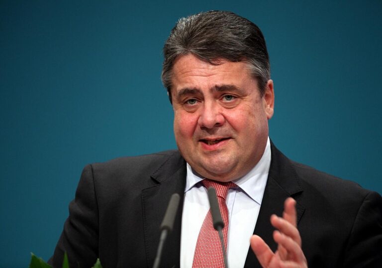 Sigmar Gabriel in Innenstadt