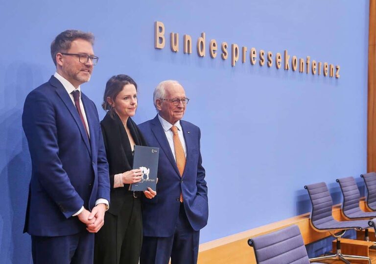 Pressekonferenz vor