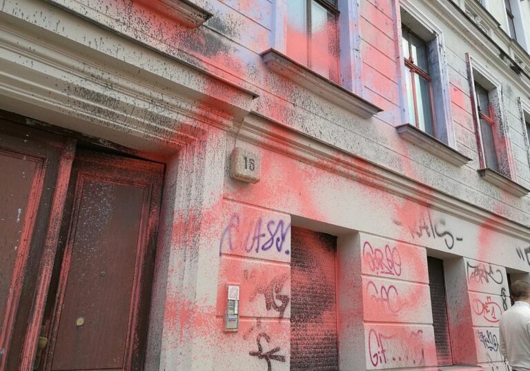 Farbschmiererei an