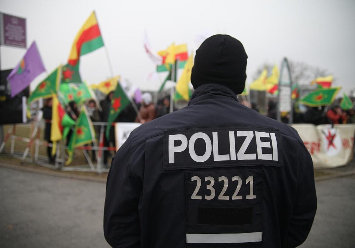 Kurden demonstrieren