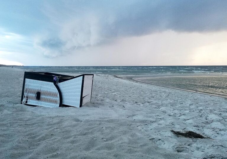 Umgekippter Strandkorb