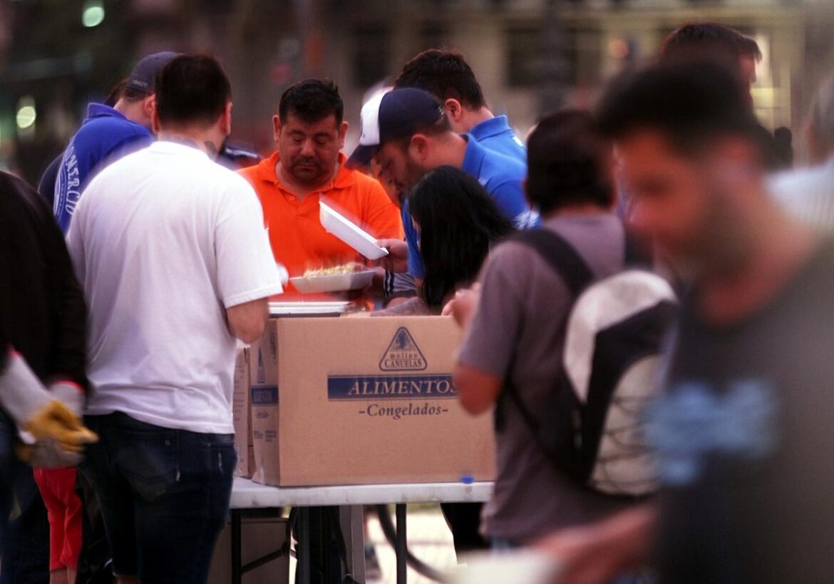 Nahrungsmittelausgabe in