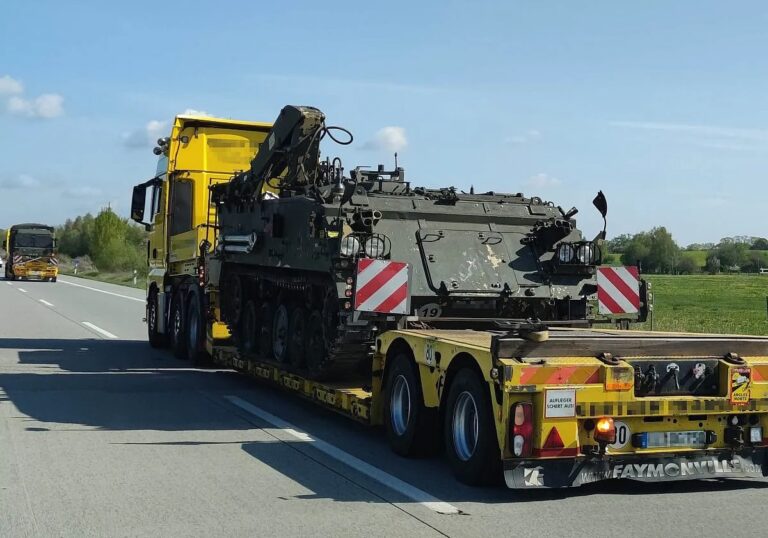 Transport eines Panzers