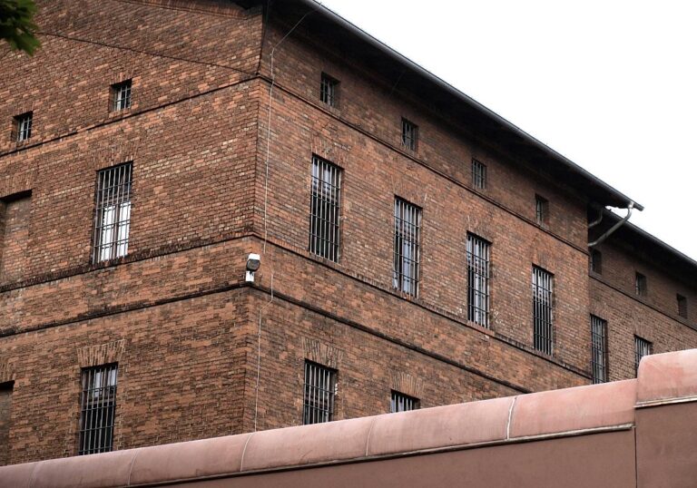 Gefängnis