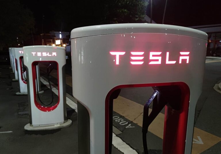 Tesla-Supercharger (Archiv)