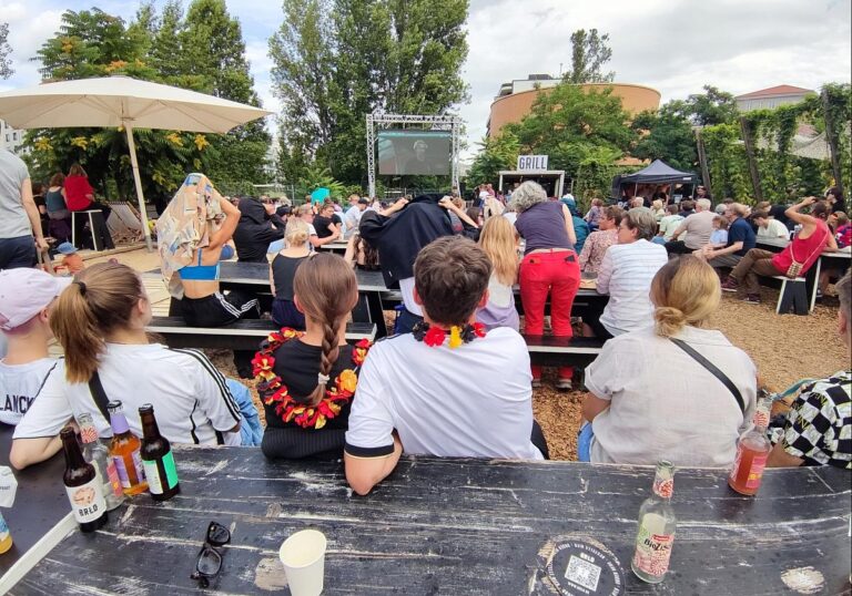 Public Viewing
