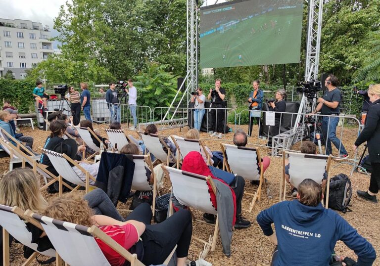 Public Viewing