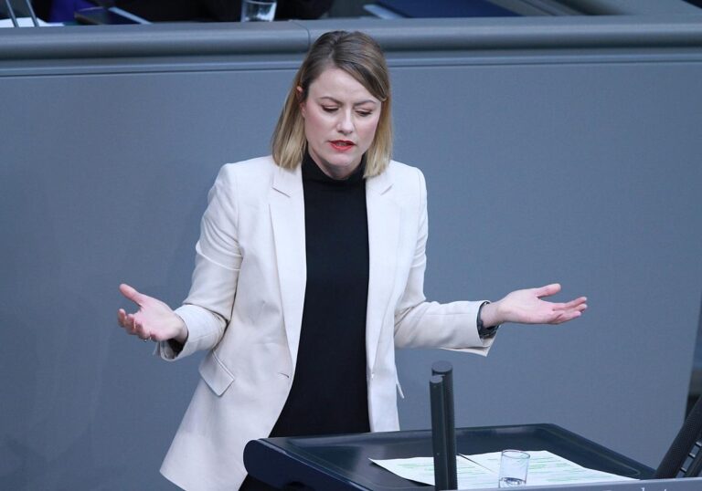 Clara Bünger