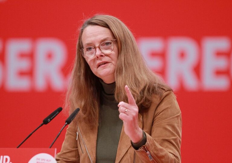 Bettina Martin