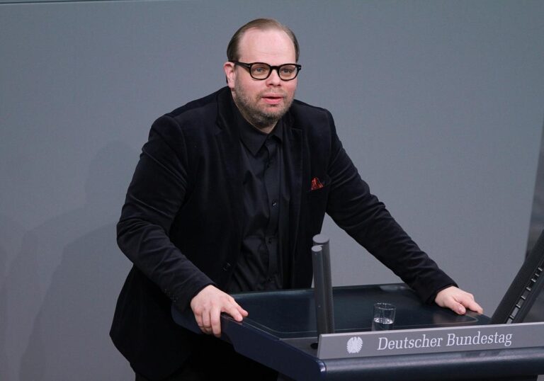 Helge Lindh