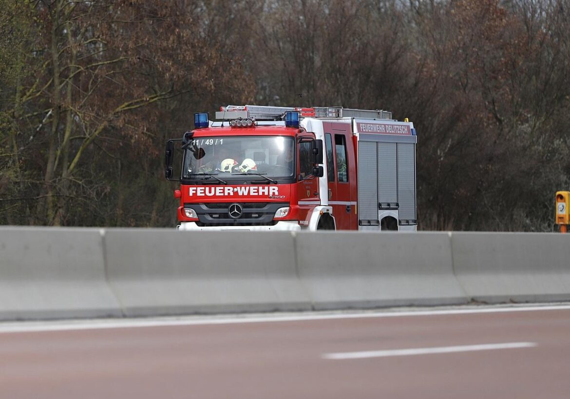 Feuerwehr auf der Autobahn