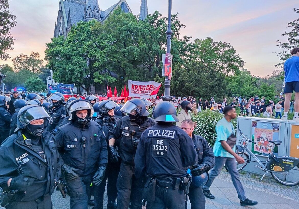 1.-Mai-Demo in Berlin