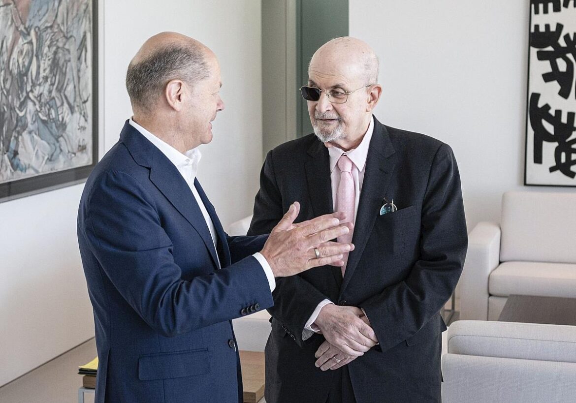 Olaf Scholz und Salman Rushdie
