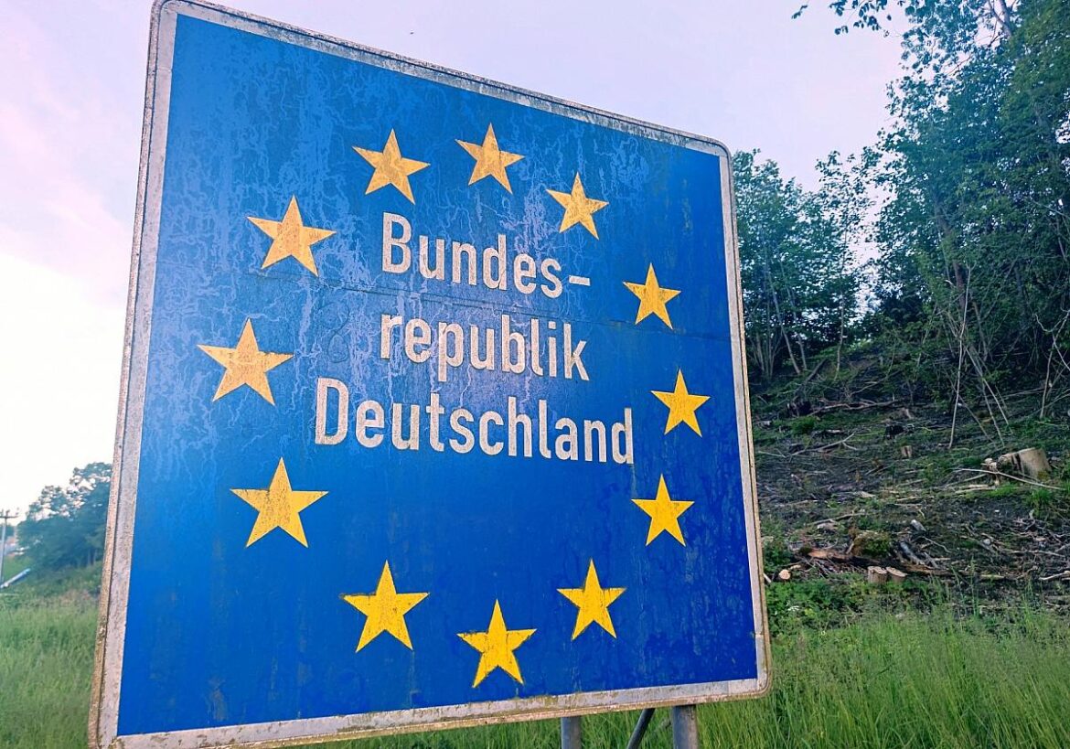 Grenzschild Bundesrepublik