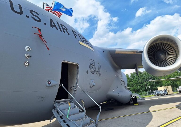 Militärfrachtflugzeug Boeing