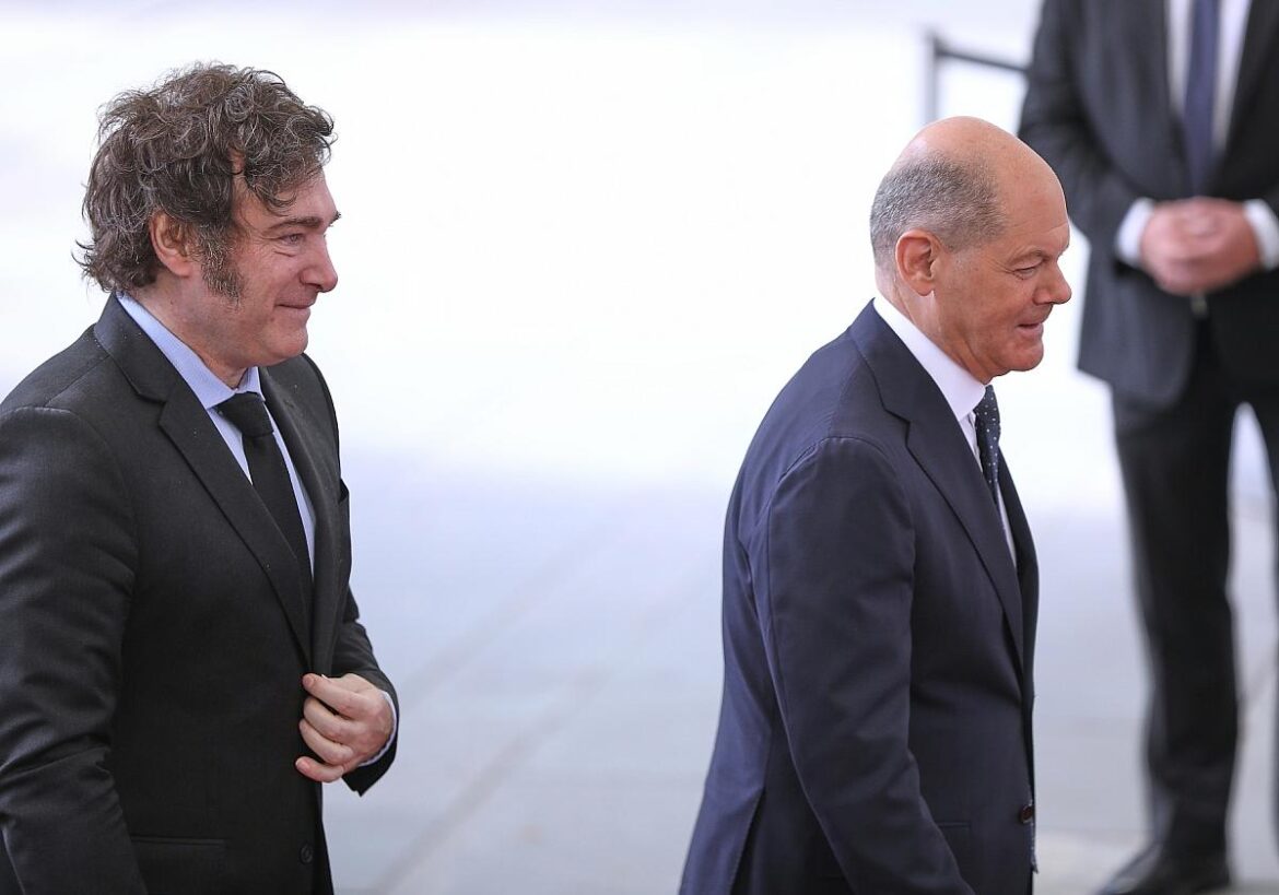 Javier Milei und Olaf Scholz