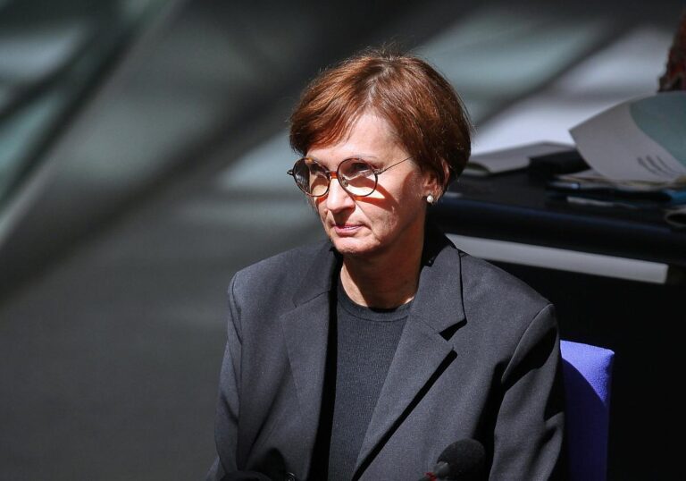 Bettina Stark-Watzinger