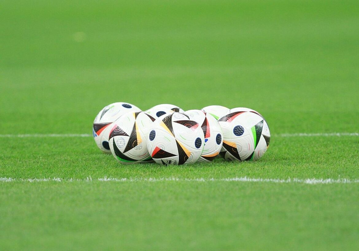 Fußbälle (Archiv)