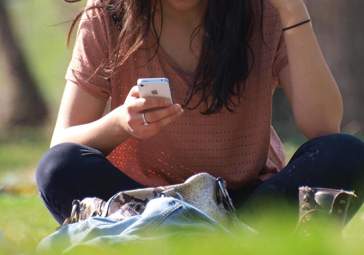 iPhone-Nutzerin (Archiv)