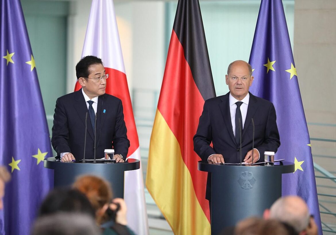 Fumio Kishida und Olaf Scholz