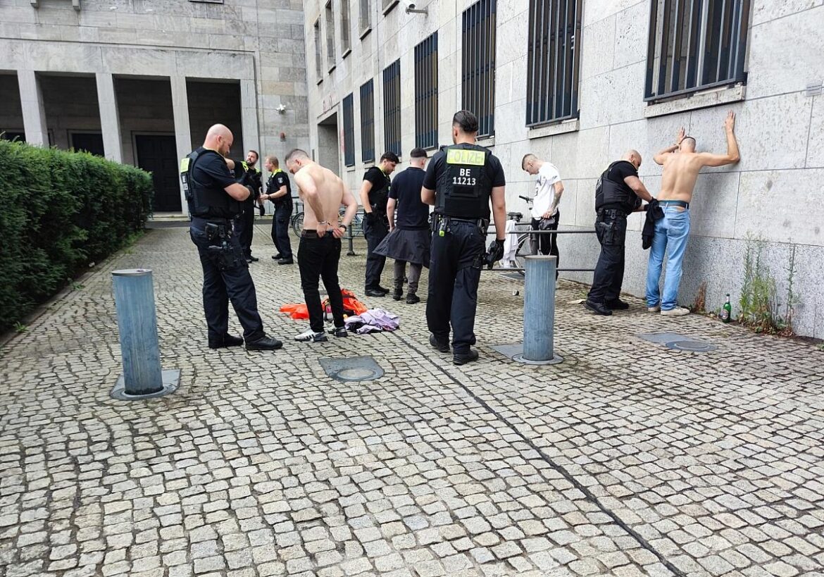 Polizei kontrolliert