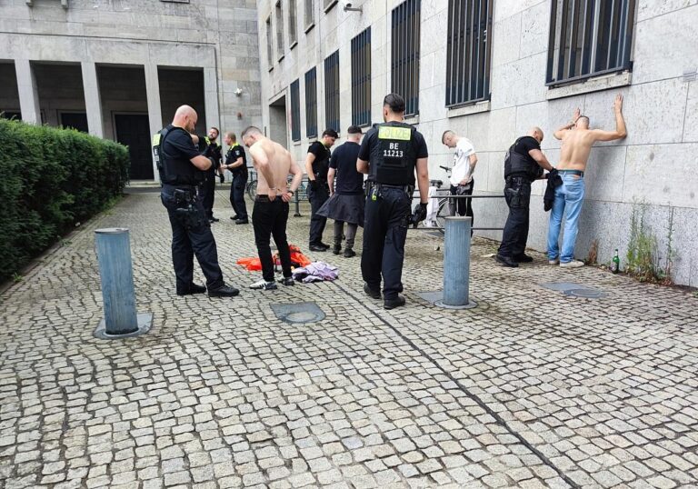 Polizei kontrolliert