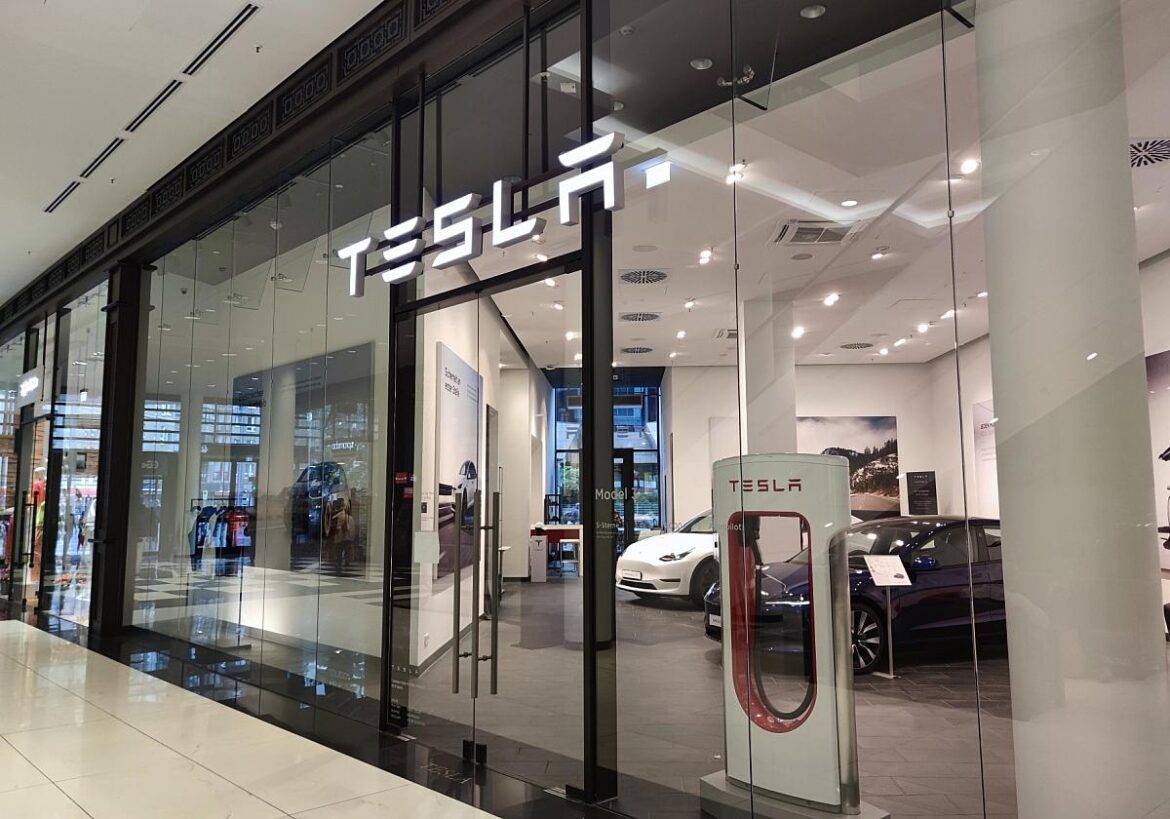 Tesla-Shop (Archiv)